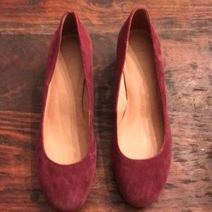 Madewell low heel dark merlot pump